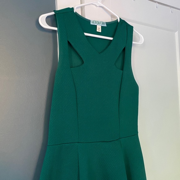 Emerald Green Dress - Picture 2 of 5